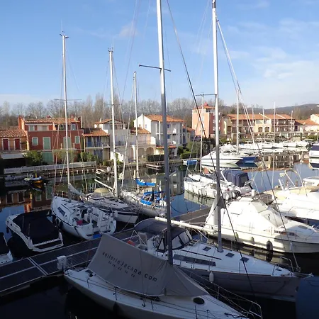 Avec Vue Sur Bateau Appartement Grimaud